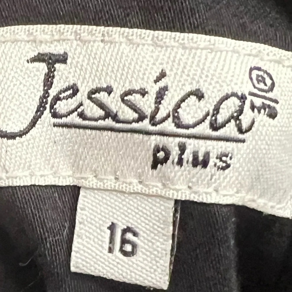 Jessica Size 16 black with white stitched floral design - Picture 5 of 5